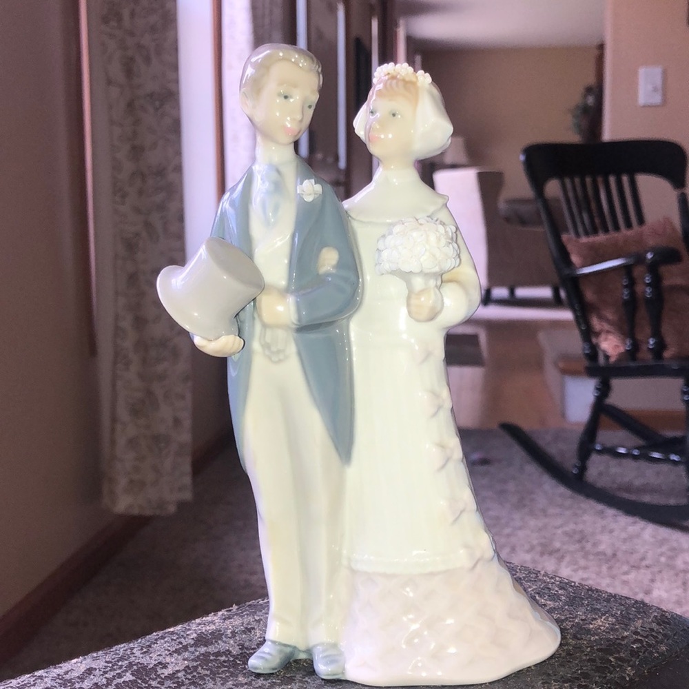 LLADRO Wedding Couple Porcelain